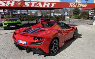 test drive Ferrari F8 Tributo Spider