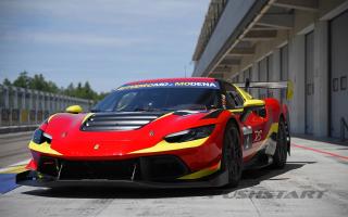 Test drive Ferrari 296 Challenge - foto 1