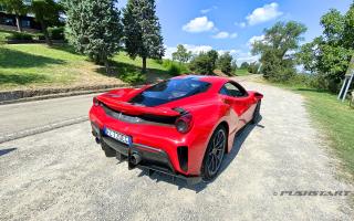 Test drive Ferrari 488 Pista edizione limitata - foto 7