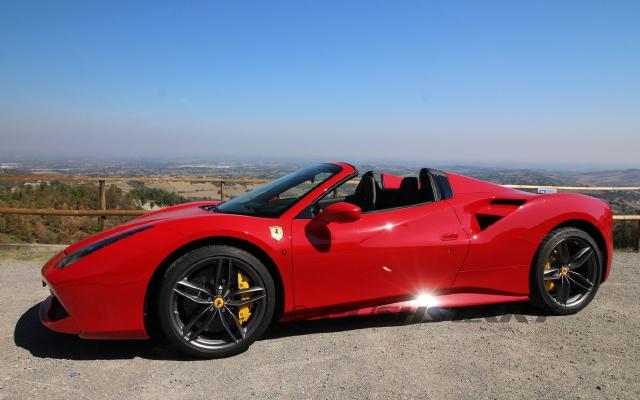 Test drive Ferrari 488 Spider